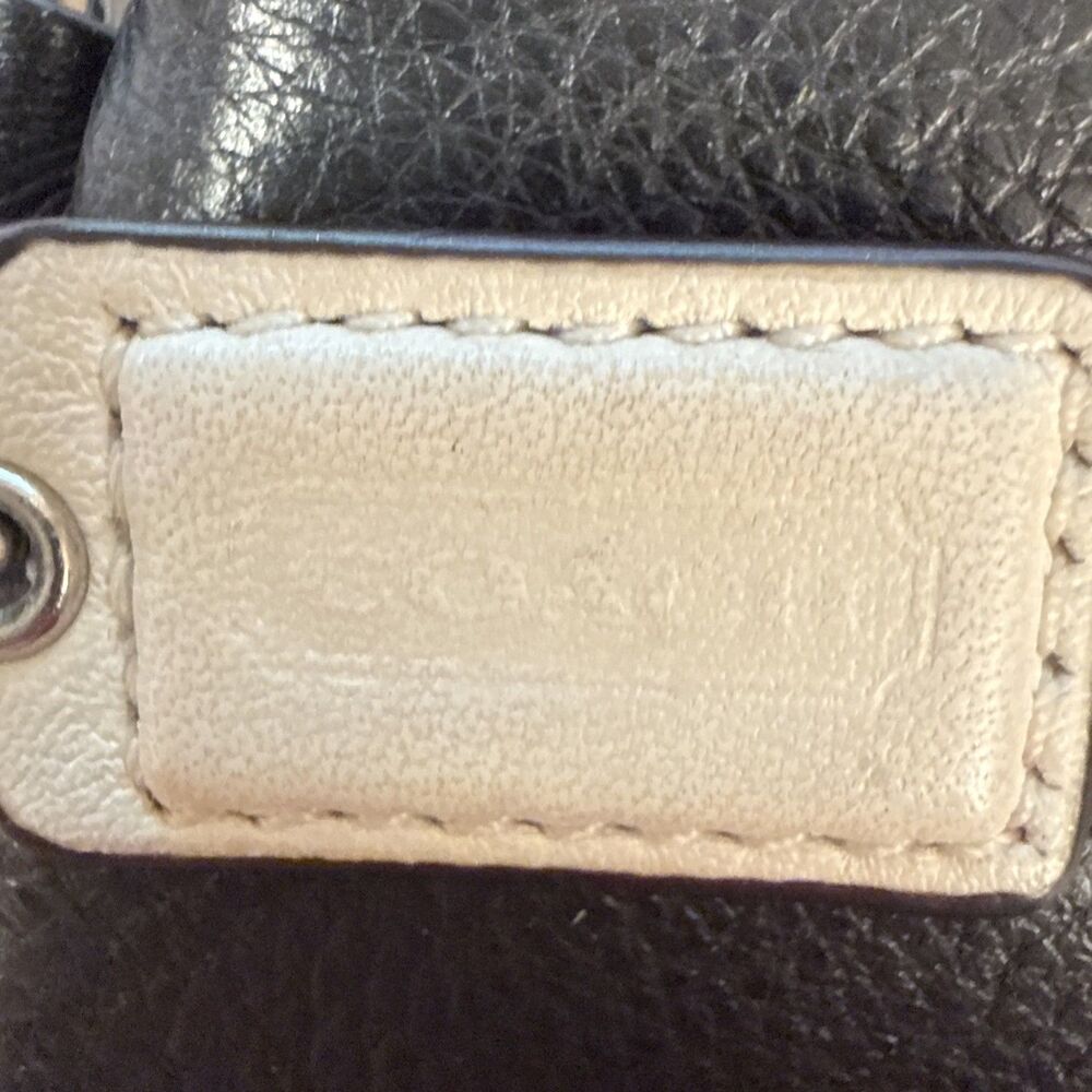 Coach Park Turnlock Black Pebbled Leather Wristlet Wallet - Picture 2 of 10